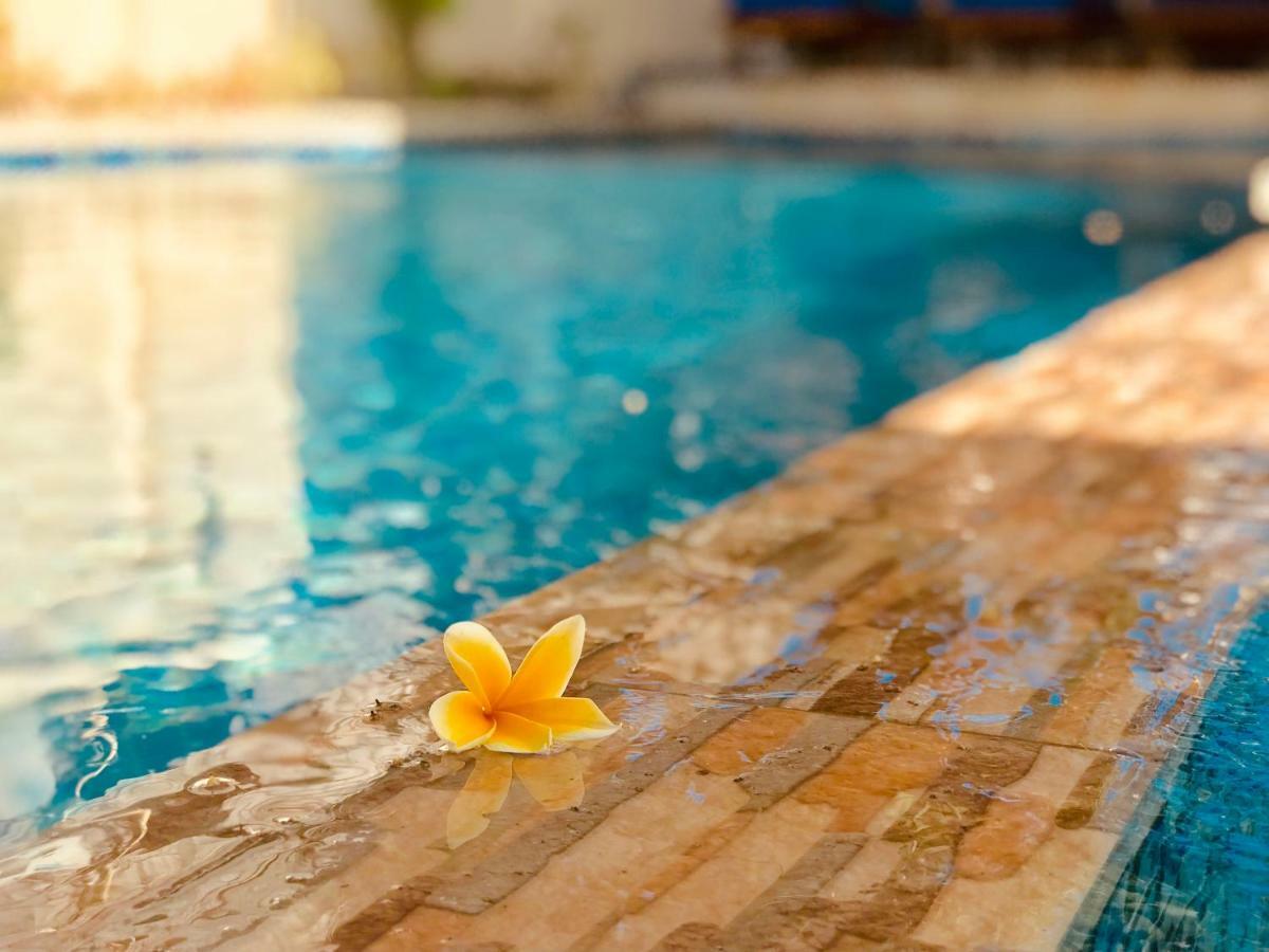 Familytel Bali Hotel Kuta Selatan Buitenkant foto