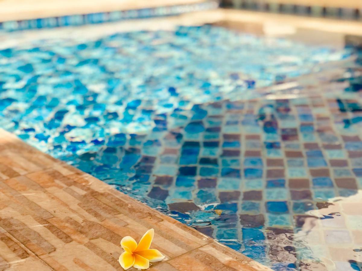 Familytel Bali Hotel Kuta Selatan Buitenkant foto